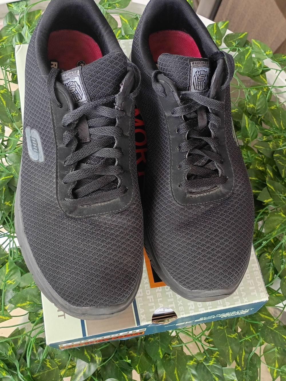 Skechers Work Slip-Resistant Black Sneakers, Used In Good Conditions. Size 10.5